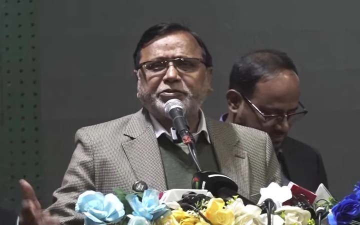 প্লাস্টিক বর্জ্য জমা দিয়ে নিত্যপণ্য নিলেন হাজারো নাগরিক